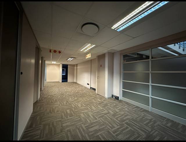 297.90M² OFFICE TO LET IN HIGHVELD
